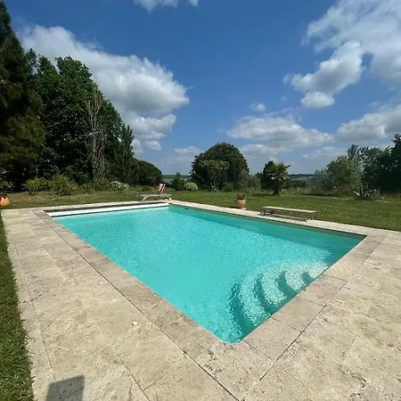 La Ferme De Villeneuve 3*
