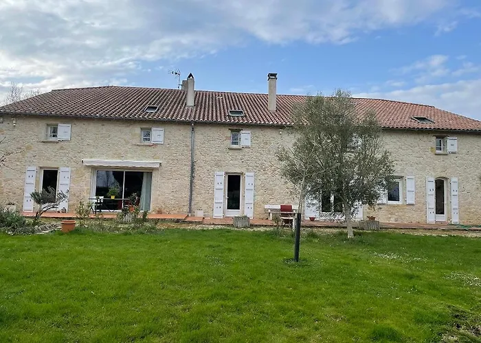 La Ferme De Villeneuve Гостевой дом